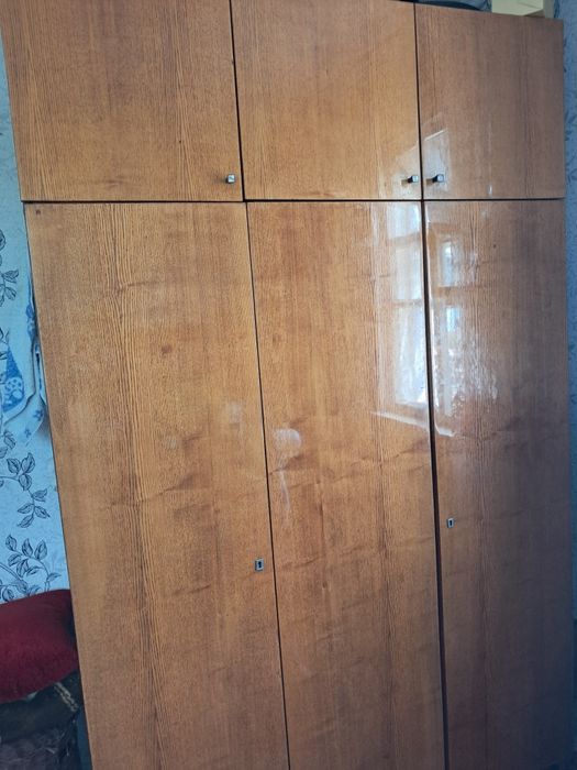 Продам шифонер,компьютерный стол