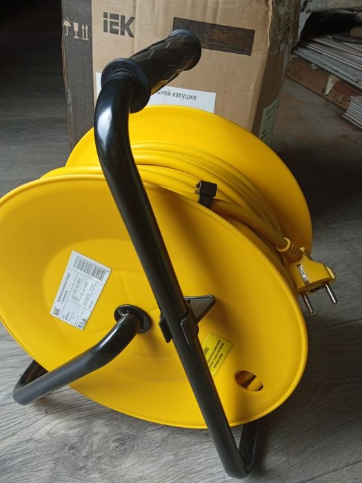 Удлинитель на катушке с термозащитойIEK