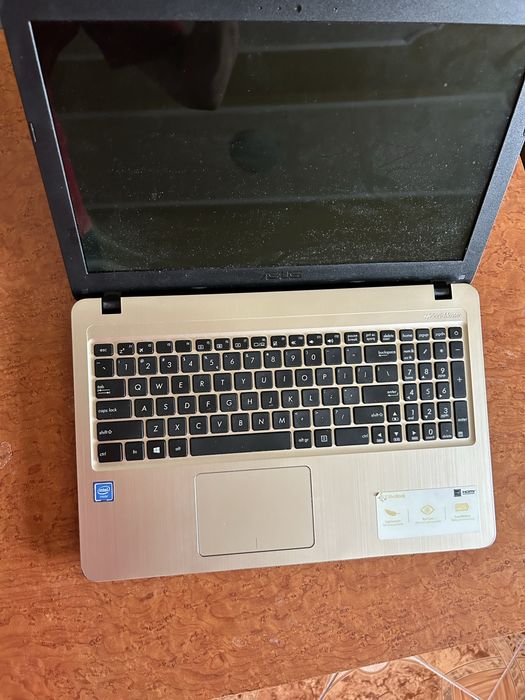 Laptop Asus defect /piese + incarcator