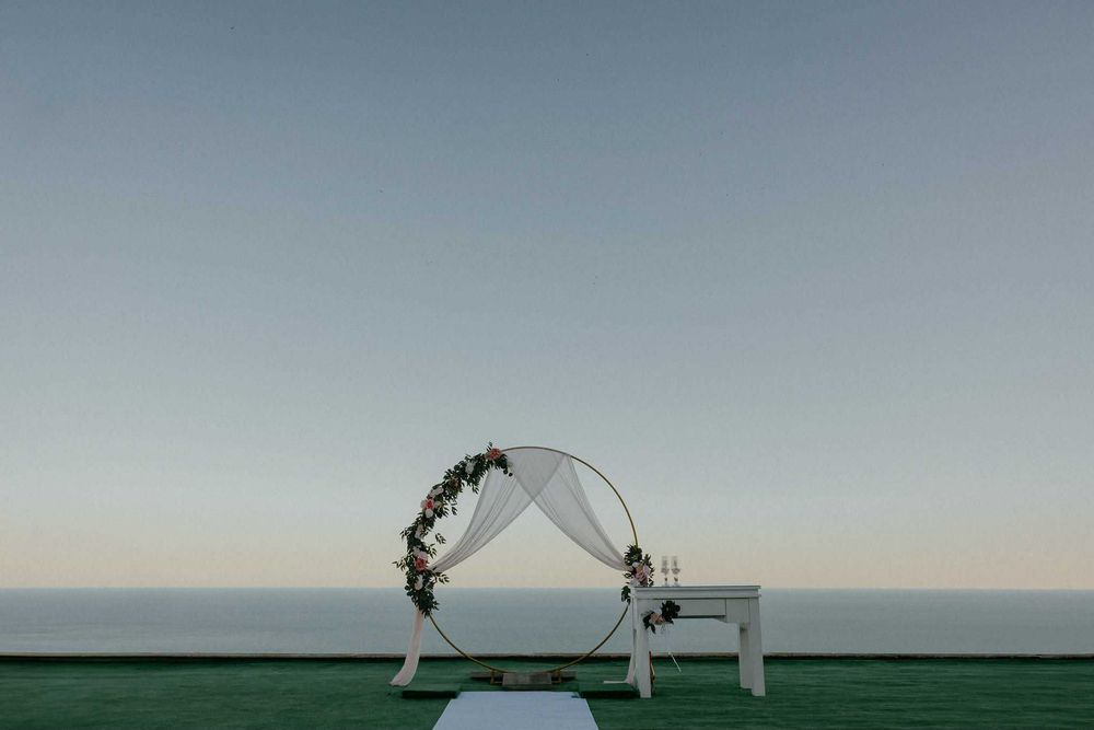 Сватбена кръгла арка