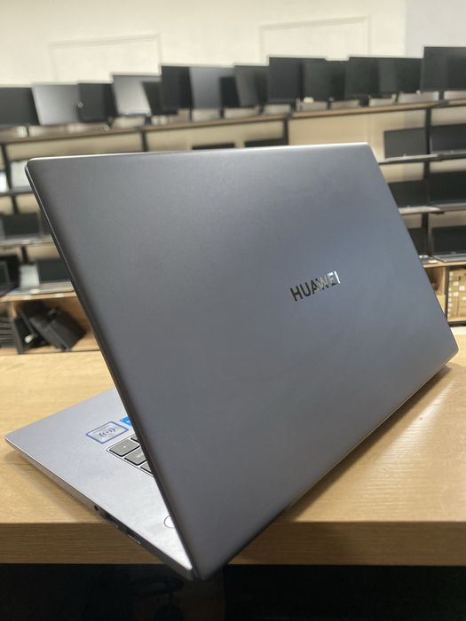 Ноутбук Huawei i3-11gen/RAM8/SSD512/UHD Graphics