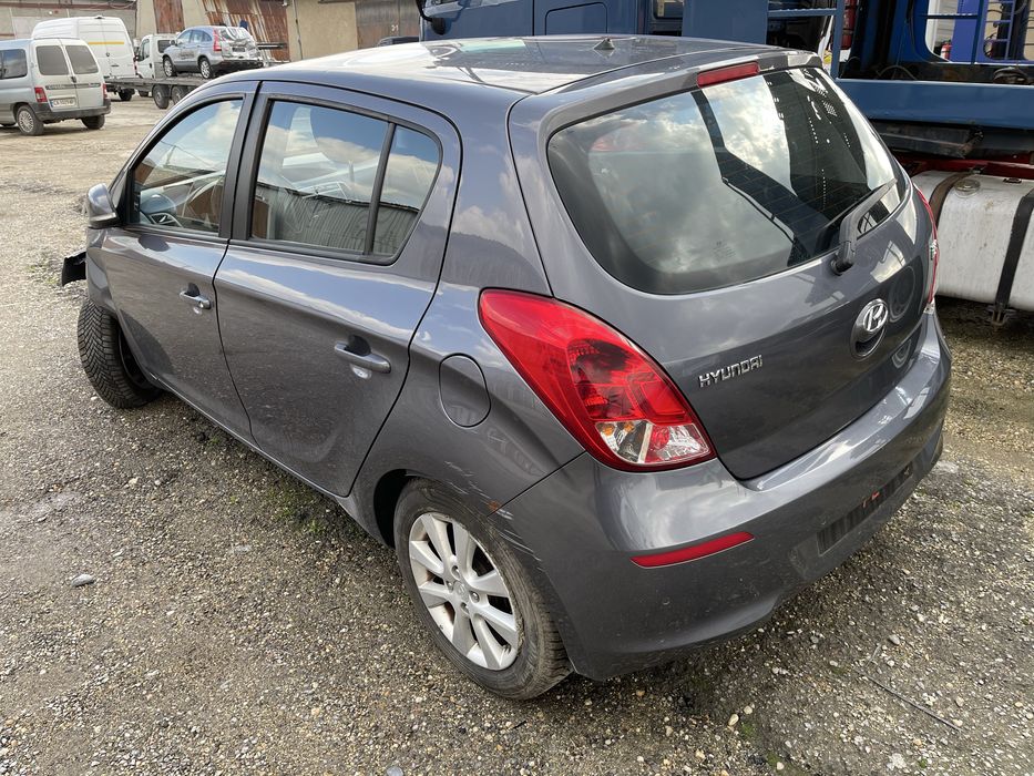 Hyundai i20 1.4 74kw 2015 Автомат на части