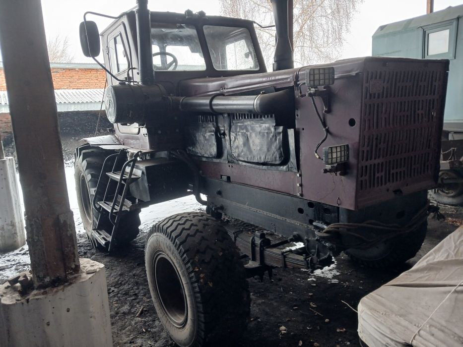 Трактор колесный