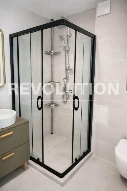 Дава се под наем Двустаен апартамент в Варна, Бриз - 75 кв.м за 498.27 € - Снимка #2