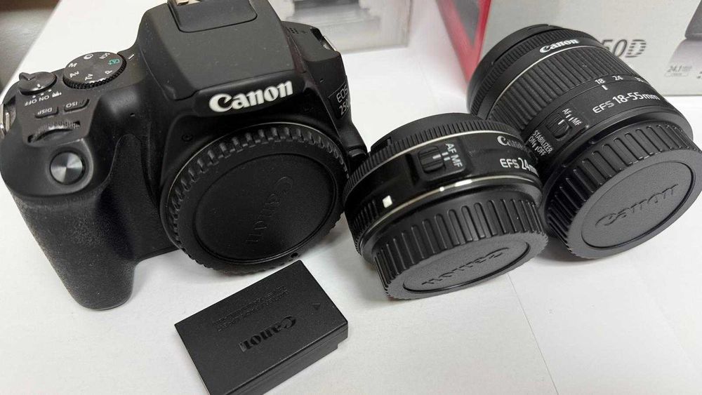 Canon EOS 250D + (18–55mm & EF-S 24mm) + microfon RODE VideoMicro