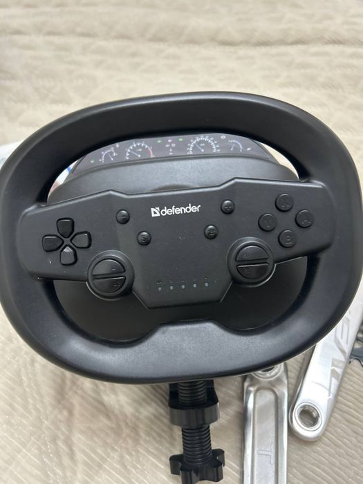 игра на пс5 и игровой руль