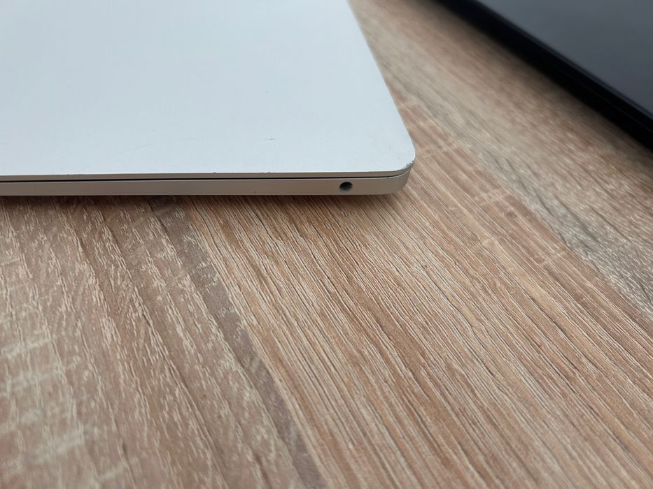 Apple MacBook Air model A2179