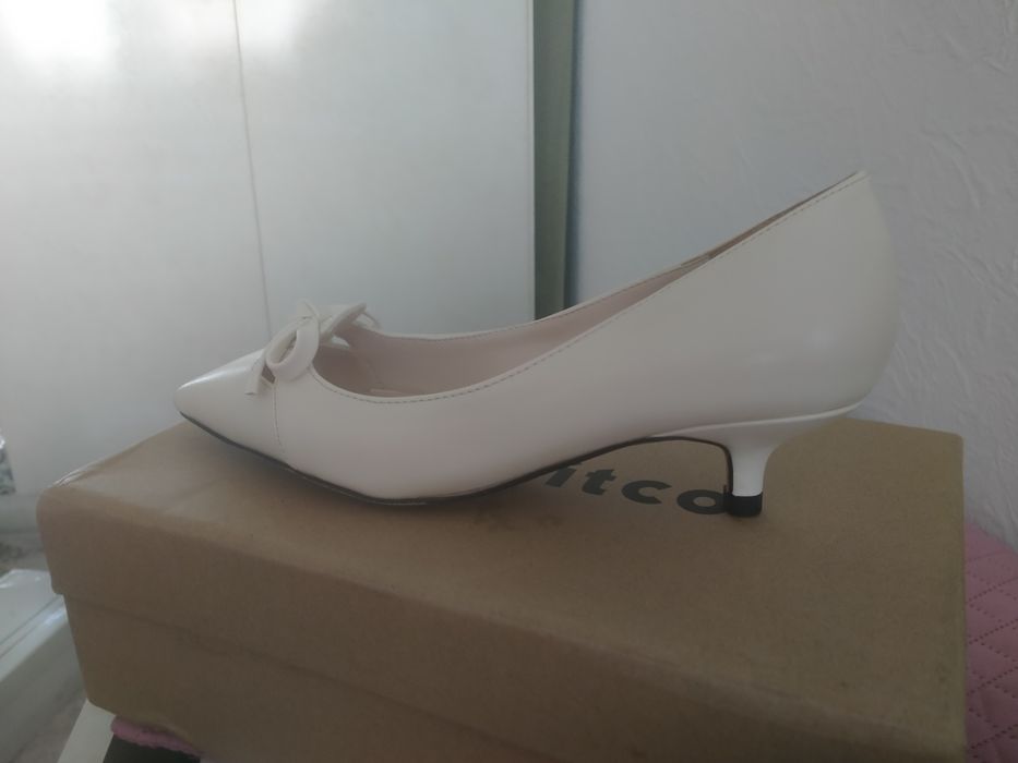 Продам туфли новые