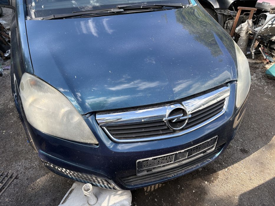 Opel zafira B продава се на части