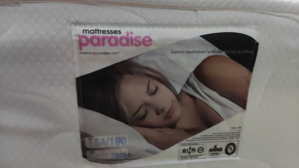 Спалня с матрак и подматрачна рамка