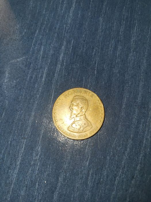 Vând moneda 50 de lei din 1992
