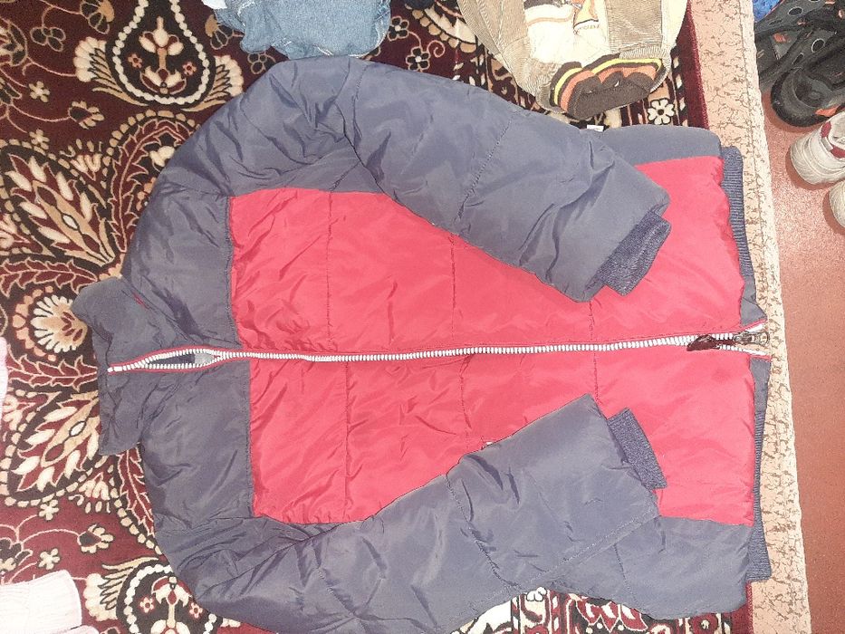 Продам куртки на мальчика