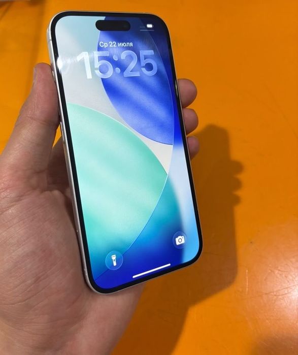 Продаю iPhone 16 белый