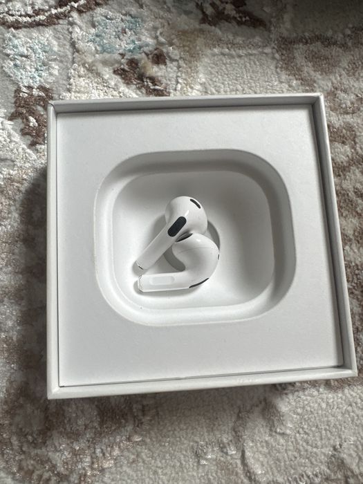 Продам наушники airpods