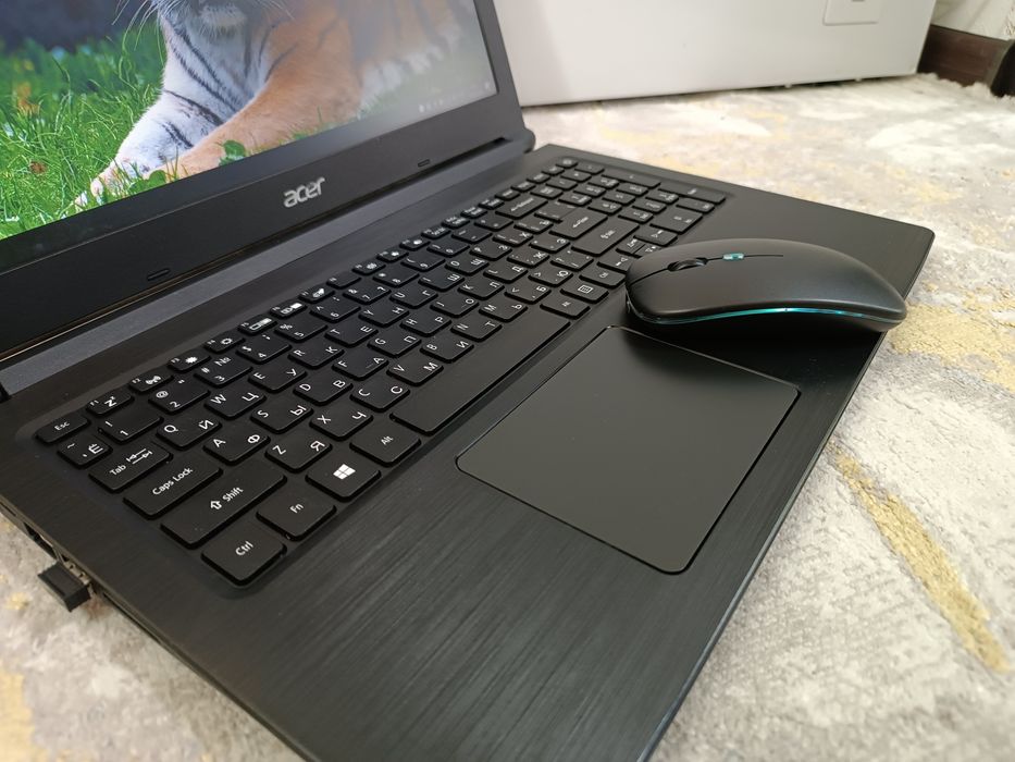 Ноутбук Acer Core i3-8130U Windows 10.