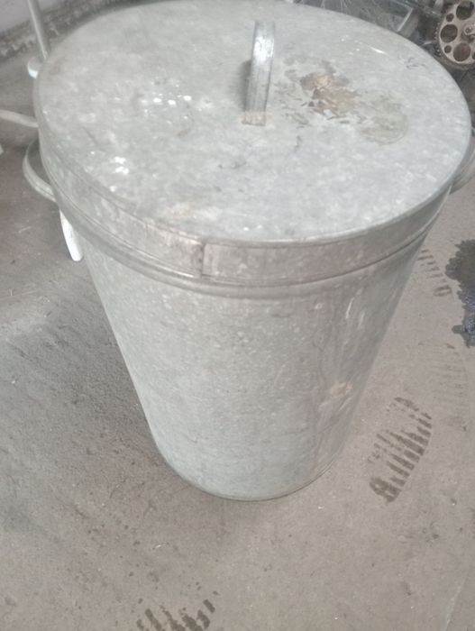 Продам бачок для воды  и ёмкость для воды