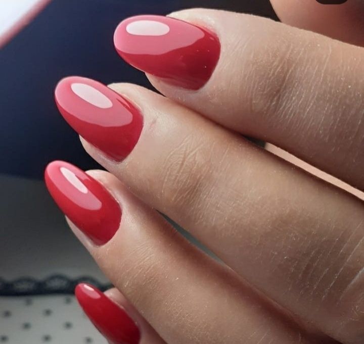 Маникюр в салоне