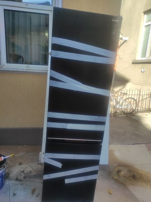 Frigider Sharp negru