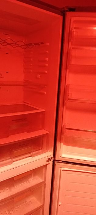 Срочно продаётся холодильник рабочий без фриона