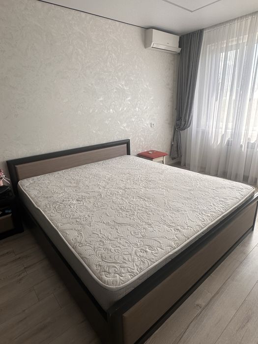 Продам спальний гарнитур