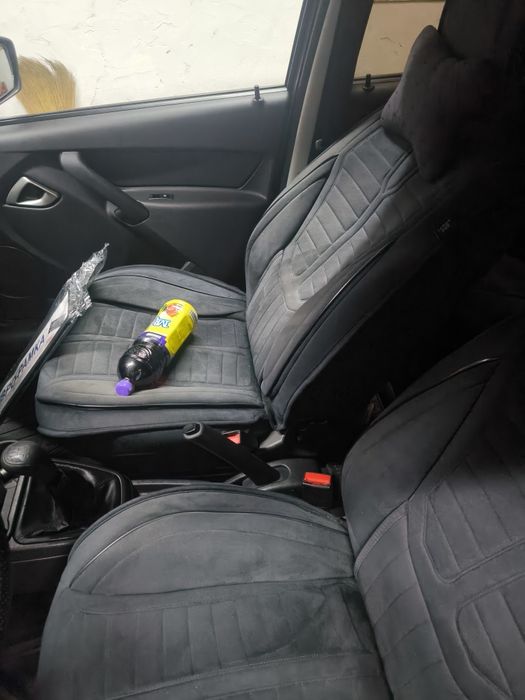 Чехлы в авто отличные плотные