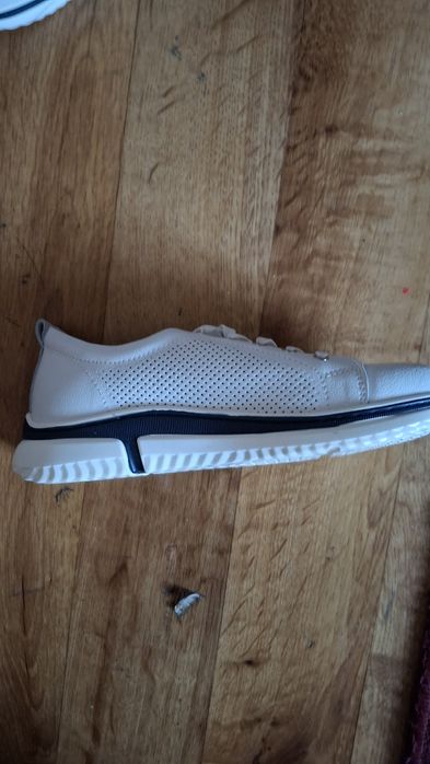 Кроссовки женские 40 размер