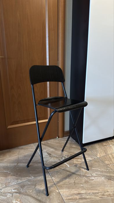 Продам барные стулья IKEA 4 шт.