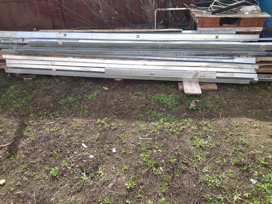 профиль стеновой потолочный.