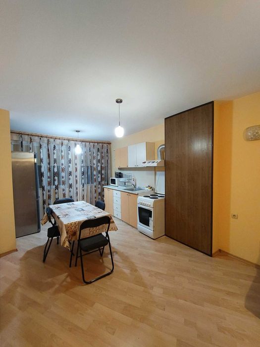 Тристаен апартамент под наем, Окръжна болница - Варна