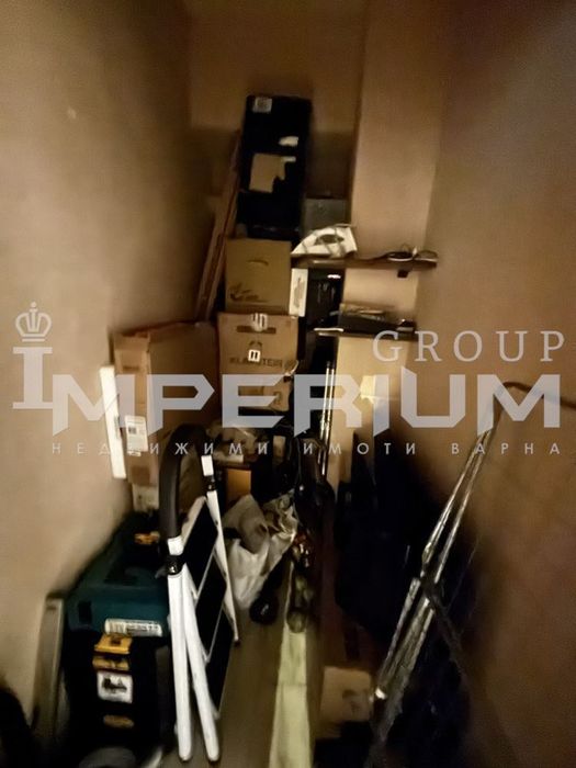Продава * Апартамент * Три отделни стаи*