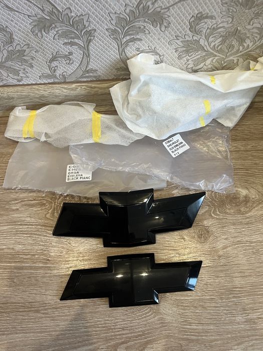 Эмблема значок шевроле кобальт