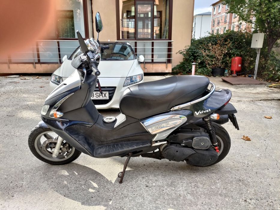 Scuter Benelli Velvet 150
