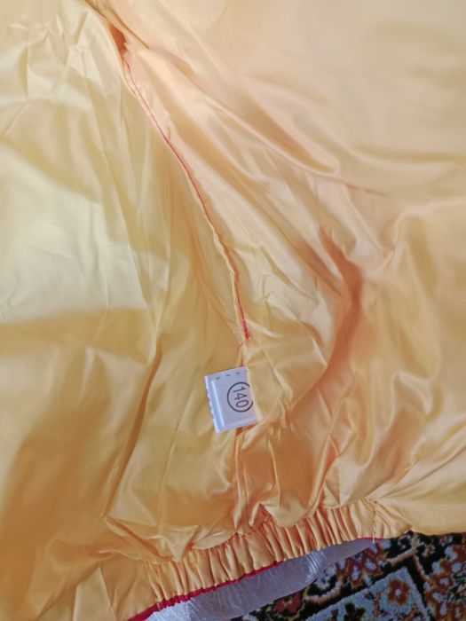 Продам новую детскую куртку