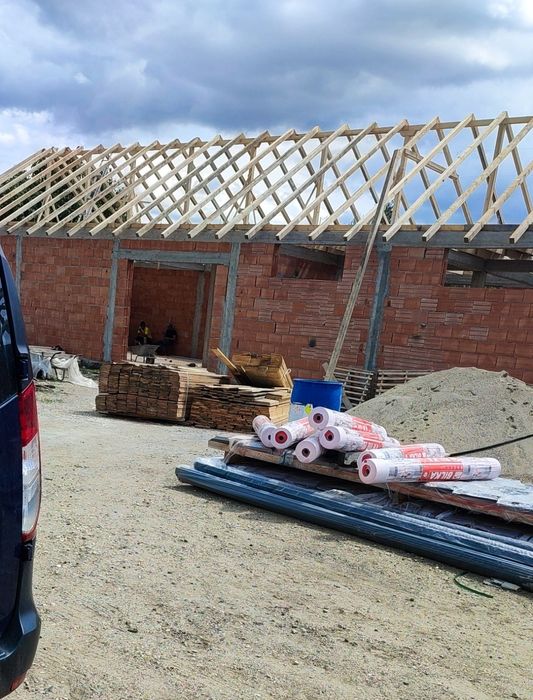 Executam acoperisuri si reparatii