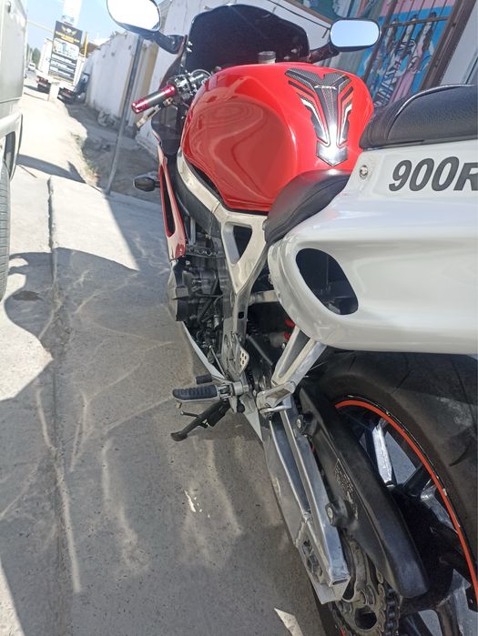 Honda cbr900rr fireblade