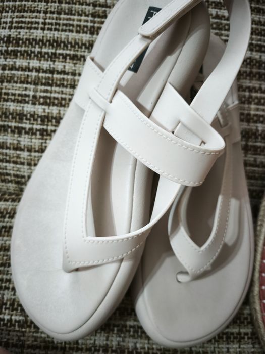 Продам сандалии 37/38 размер