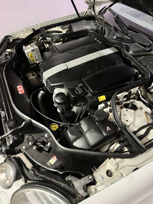 Mercedes Benz W211 E240