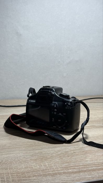 Фотооаппарат Canon EOS 1100D