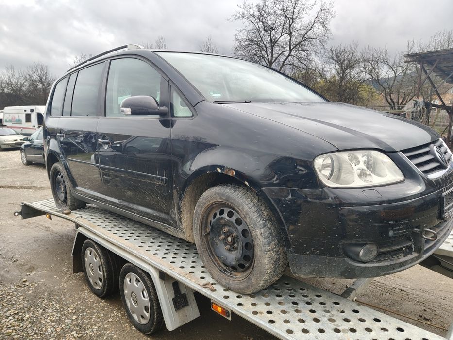 Piese motor cutie capota bara punte jug scaune faruri stopuri cârlig modul planșa trager radiatoare fuzeta modul caseta direcție  vw Touran 2.0tdi bmm