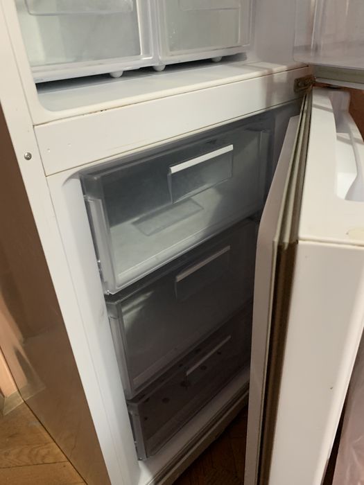 Хладилник Аристон 188 см