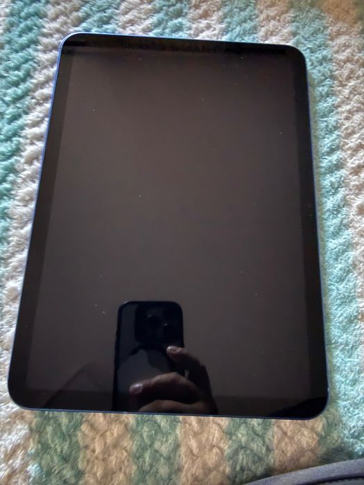 Ipad 10th generation 64gb  wi-fi