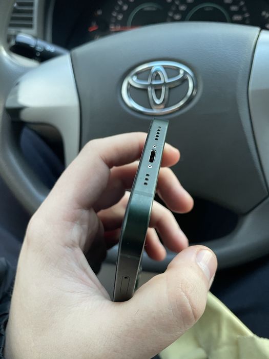 Продам iphone 13 128gb