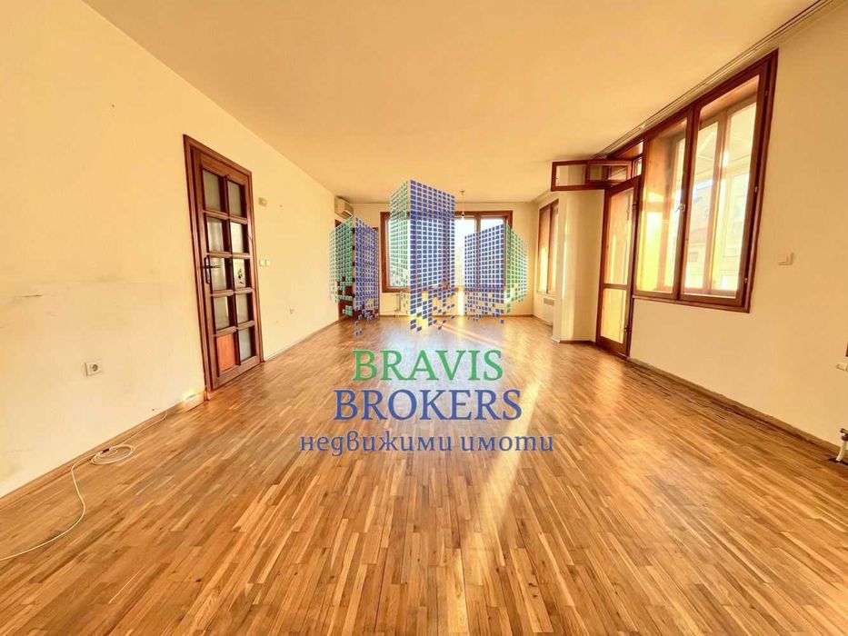 Продава се Четиристаен апартамент в Варна, Център - 123 кв.м за 1748 €/кв.м - Снимка #1