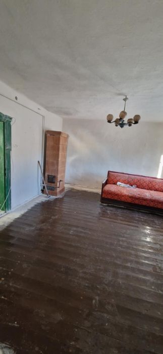 Casa 114 mp - in Hateg la 300 m de primarie 56000 euro