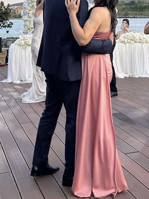 Офицялна дълга рокля