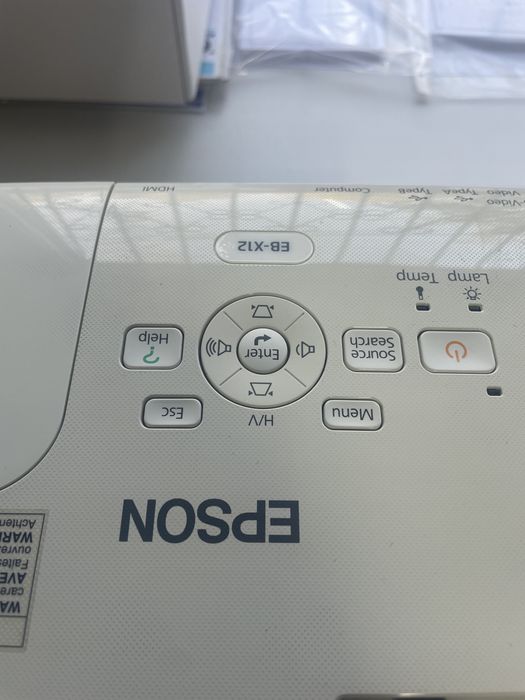 Срочно продам проектор Epson model H429B
