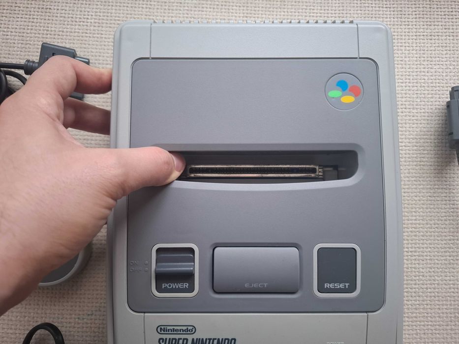 Super Nintendo/SNES modat region free si 50/60 hz