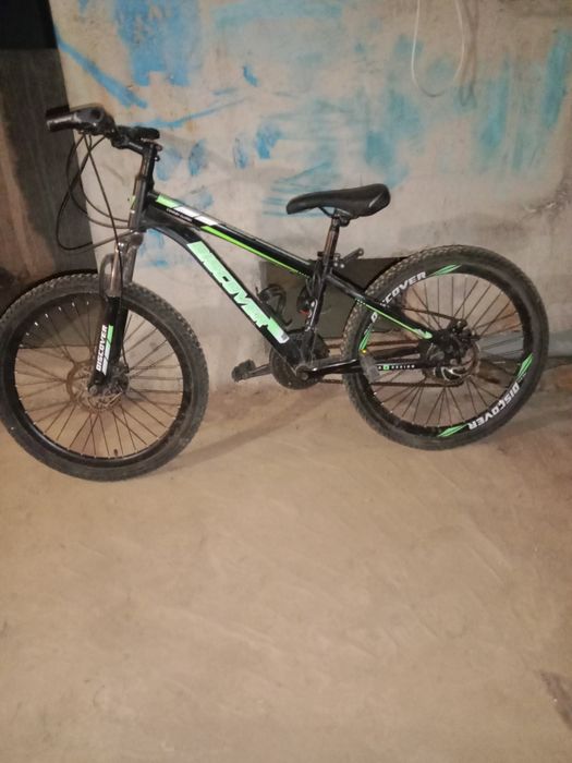 Ер адам мас, ұйықтап жатқан бейтаныс адамды трафиктенді.