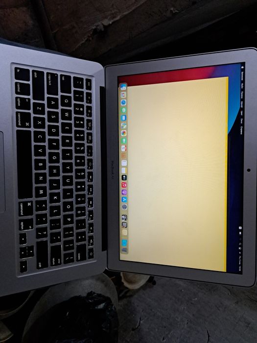 MacBook Air 2013 ortalarida chiqan holati zor