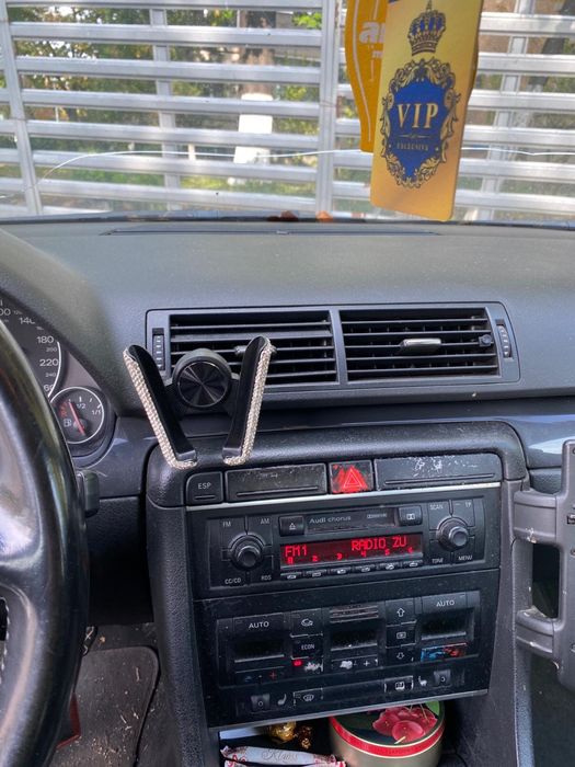 AUDI A4 2002 — imagine 4